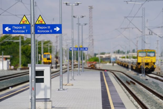 Инфраструктура железнице Србије: Не пењите се на вагоне