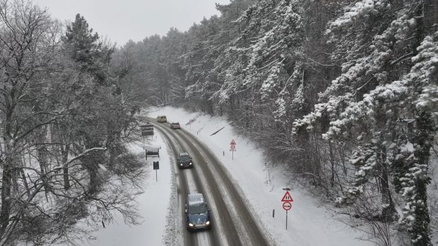 Весић: Све саобраћајне деонице у Србији очишћене од снега