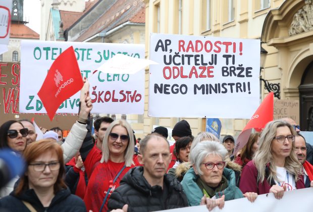 У Загребу протест великог броја наставника и запослених у просвети