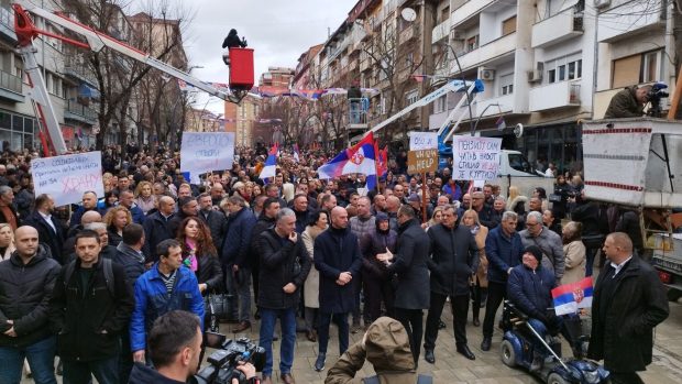 На скупу у Косовској Митровици затражено укидање одлуке о динару и права за Србе