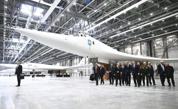 Путин лети на највећем суперсоничном авиону на свету