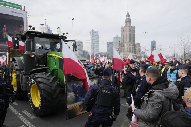 Украјина спремна да ограничи извоз у ЕУ због протеста пољских пољопривредника