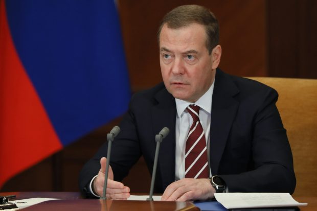 Медведев: Пресретнути разговори показују да се Немачка спрема за рат са Русијом