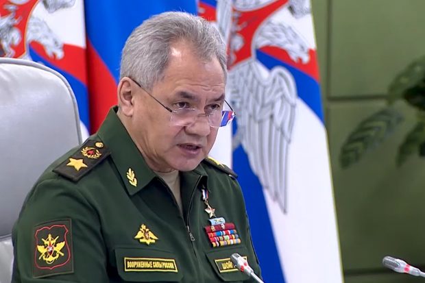 Шојгу: Русија појачала снаге на западу и северу земље због јачања НАТО снага