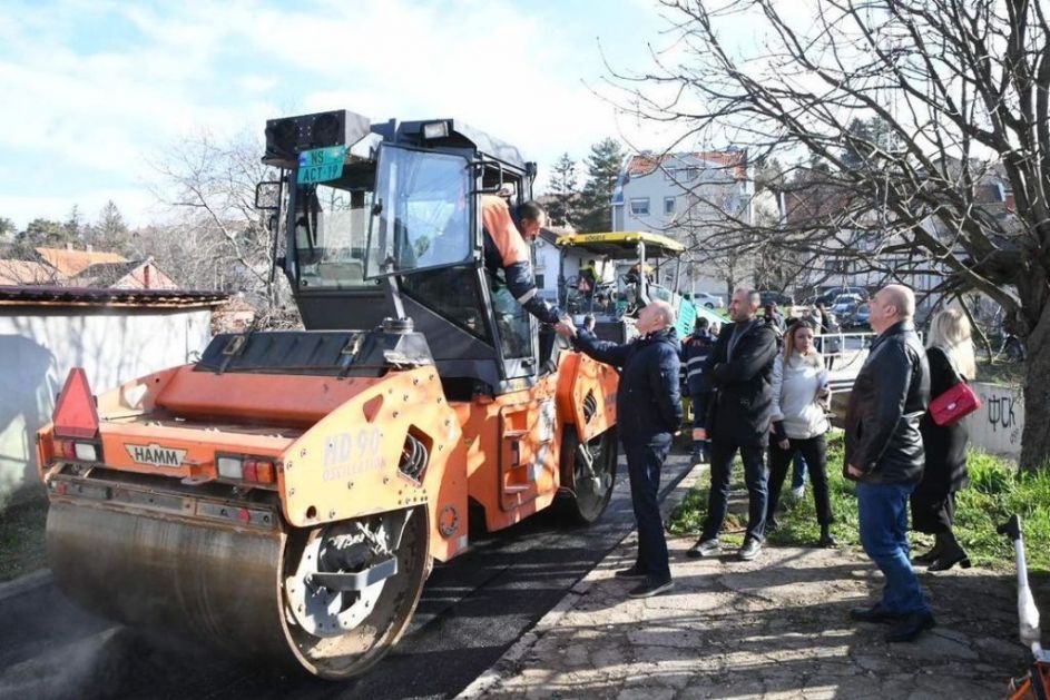 Градоначелник Ђурић обишао радове на реконструкцији водоводне мреже у насељу Парагово и радове на асфалтирању саобраћајнице у Сремској К