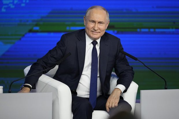 Путин се нашалио да би волео да има дредове