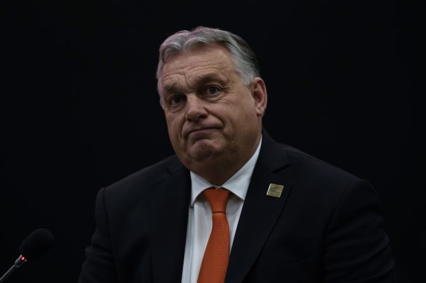 Амбасадор САД оштро критиковао Орбана