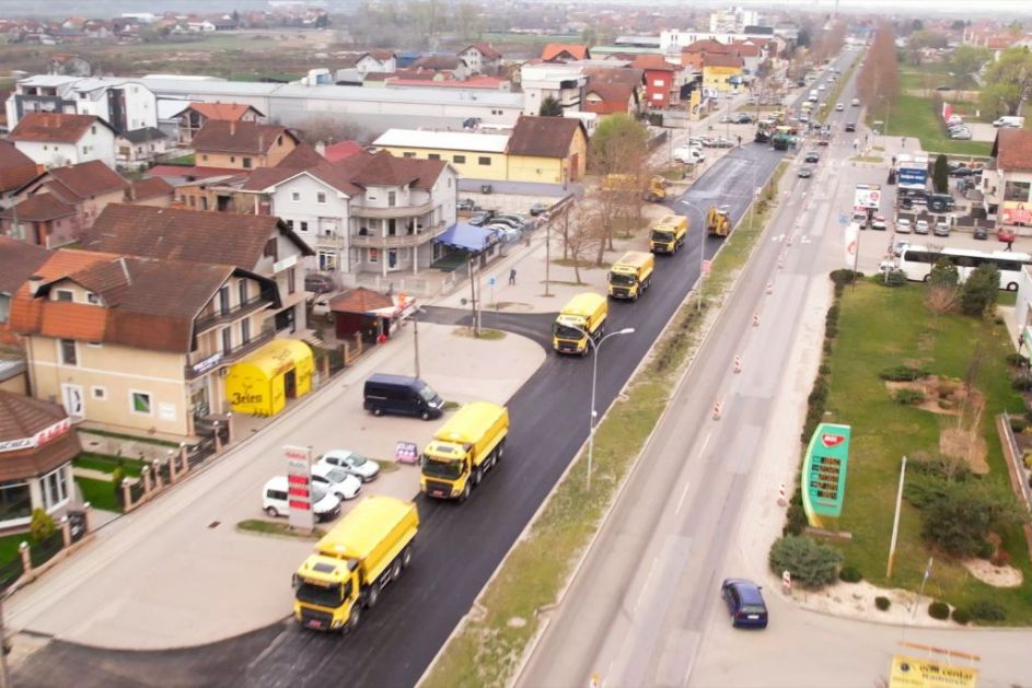 Ветерник се гради: Новосадски пут добија нови асфалт (ФОТО/ВИДЕО)