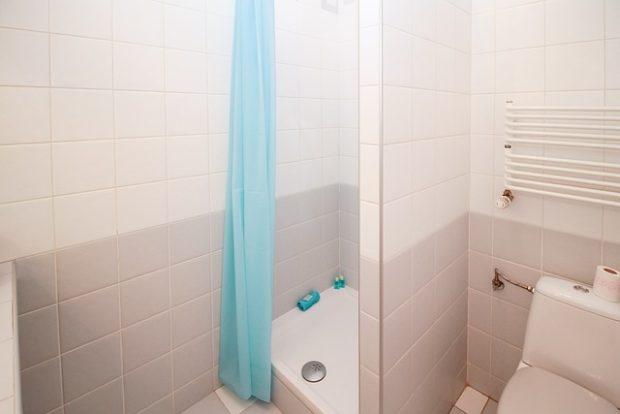 Ова намирница може бити права опција када желите да се решите буђи и плесни на завесама за туширање
