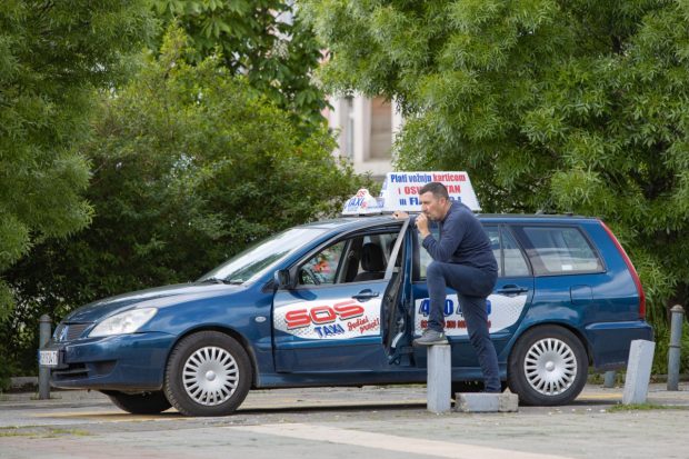 Колика је цена такси услуга у Новом Саду у односу на остатак Србије