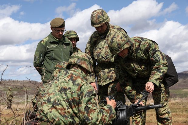 На полигонима Војске Србије у току је заједничка обука јединица из састава Команде за обуку