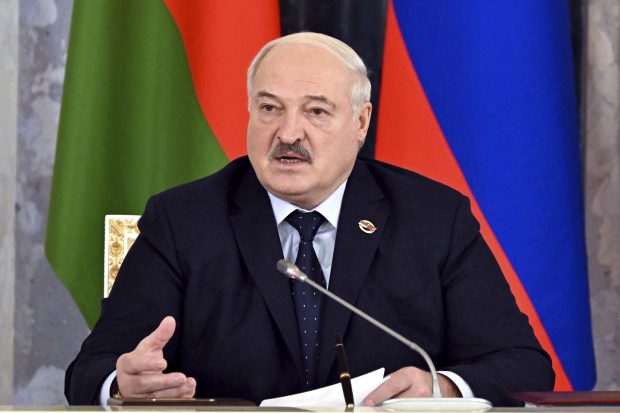 Лукашенко: Белорусија се спрема за рат, иако жели мир