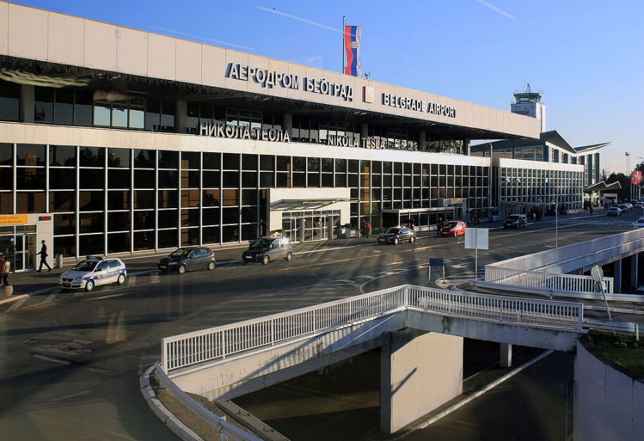 Весић: На београдском аеродрому МУП ускоро поставља аутоматске читаче пасоша