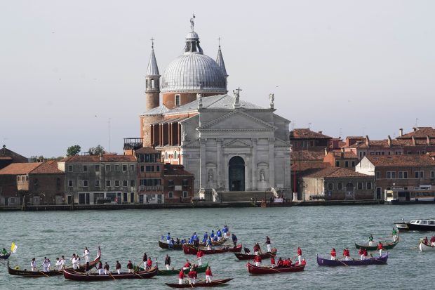 Папа Фрања у посети поставци Ватикана на Бијеналу у Венецији