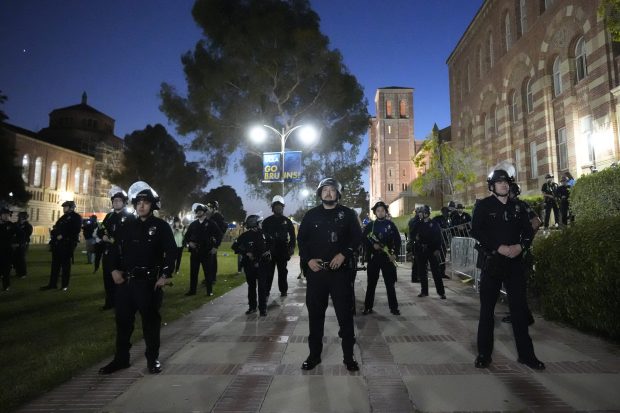 САД: Полиција у Лос Анђелесу наредила демонстрантима да напусте универзитет