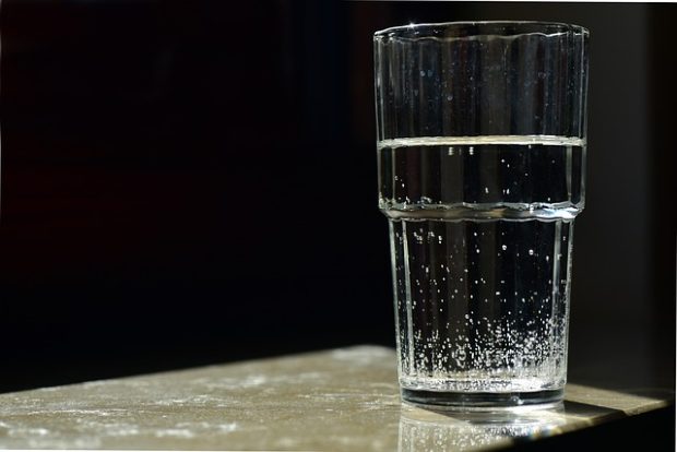 Прекомерна хидратација може бити веома штетна! Пазите колико воде пијете током дана!