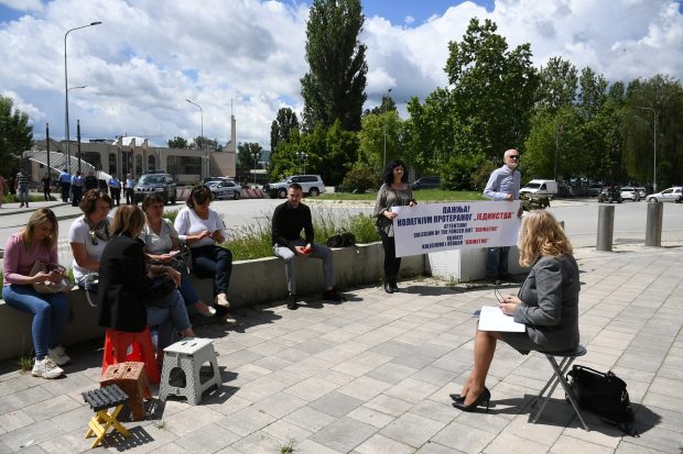 К.Митровица: Новинари Јединства протествовали због исељавања из радних просторија