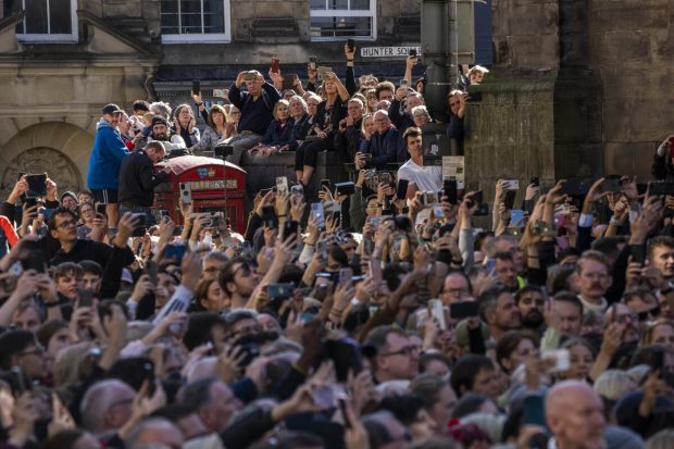 У Единбургу завршена служба којом је слављен живот краљице