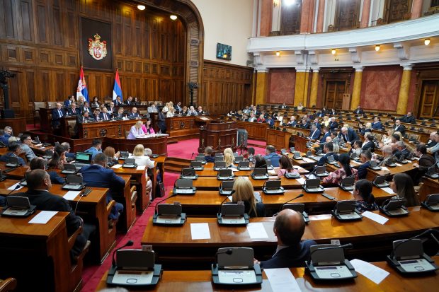 Посланици Скупштине Србије завршили рад, настављају сутра
