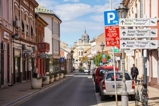 У Србији хладно јутро, током дана сунчано и топло