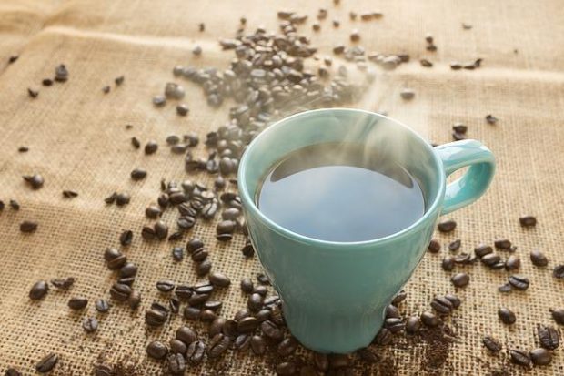 Да ли знате зашто би требало да посолите кафу?