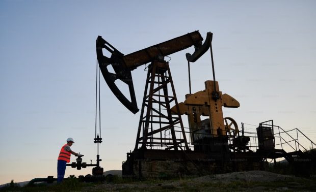 Цене сирове нафте порасле за око четири одсто