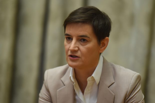 Брнабић: Изменити Закон о основном образовању да посете стратиштима буду обавезне