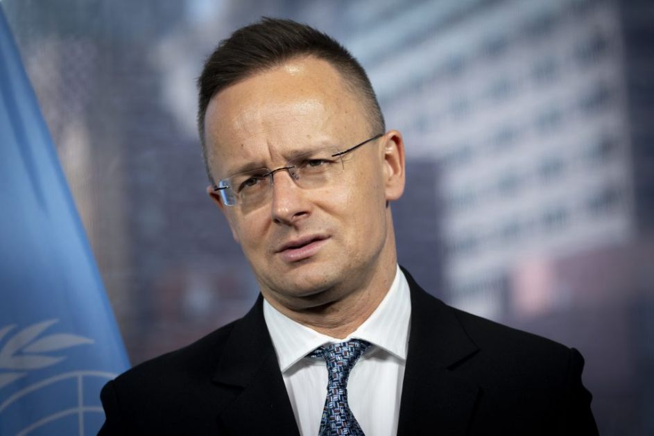 Сијарто: Брисел жели да се умеша у мађарску унутрашњу политику