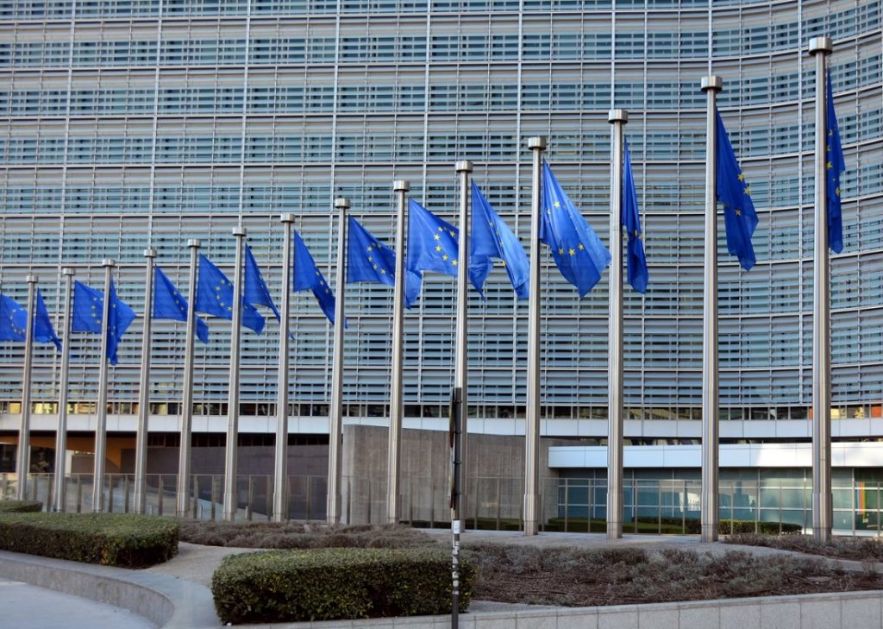 ЕУ: Позивамо Куртија и Приштину да зауставе затварања јавних служби