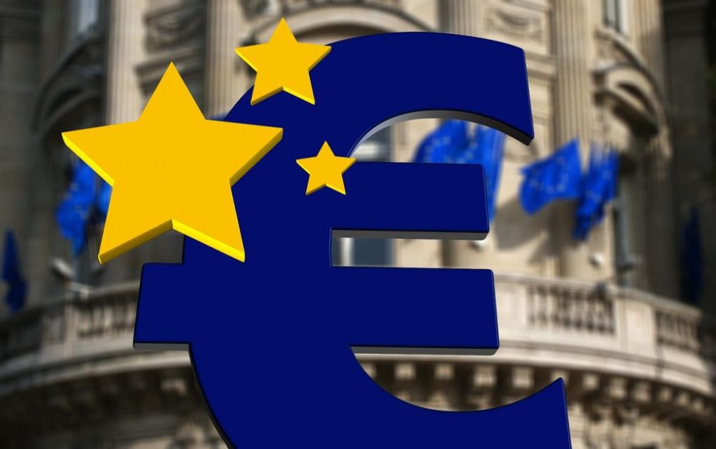 Приватни сектор еврозоне изненада забележио пад у мају због слабљења сектора услуга