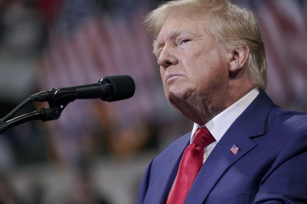 Медији: Трамп притиска ЕУ да смањи царине или ће се суочити с додатним таксама