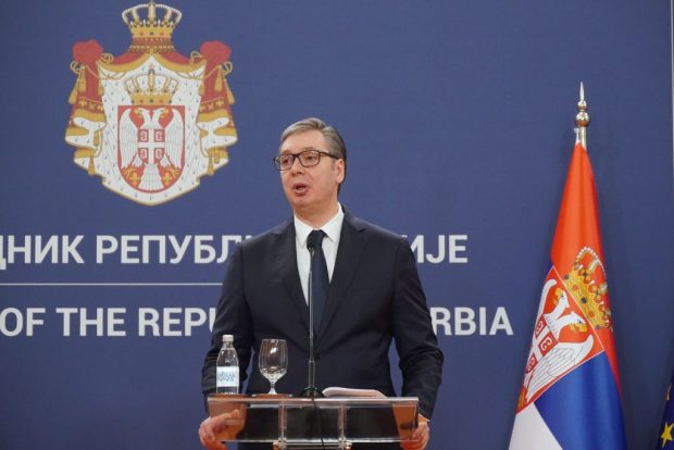 Вучић: Даћу све од себе да пензије не расту мање од осам одсто