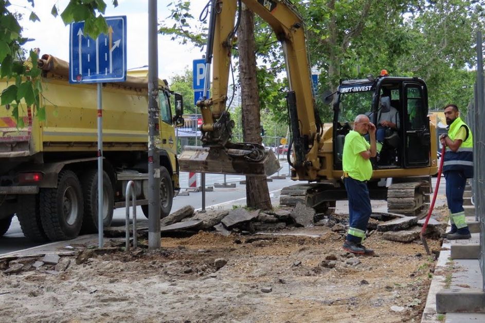 Наставља се реконструкција паркинга на Булевару ослобођења