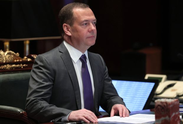 Медведев: Немачка поново постала непријатељ Русије