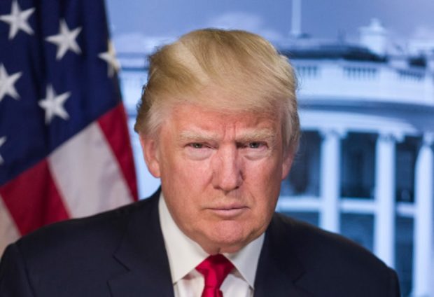Трамп: Америка жели да прави тенкове и бродове, а не патике и мајице