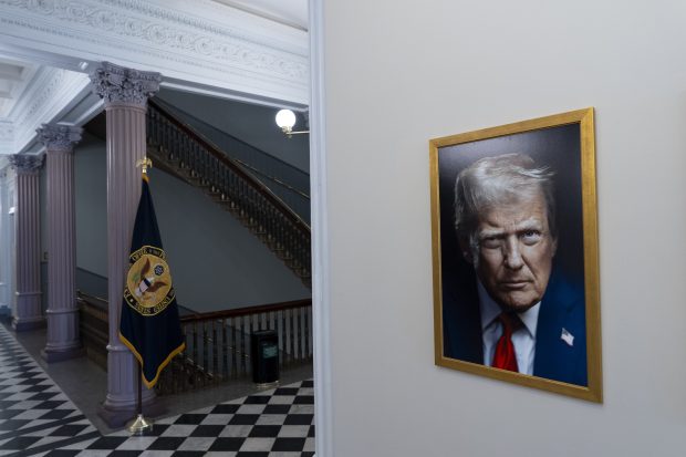 Трамп тражи истрагу о наводној злоупотреби Бајденових овлашћења