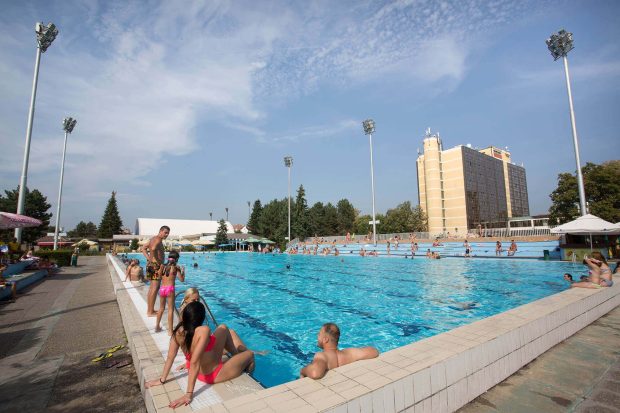 Сутра почиње сезона купања на отвореним базенима Спортског центра „Сајмиште“