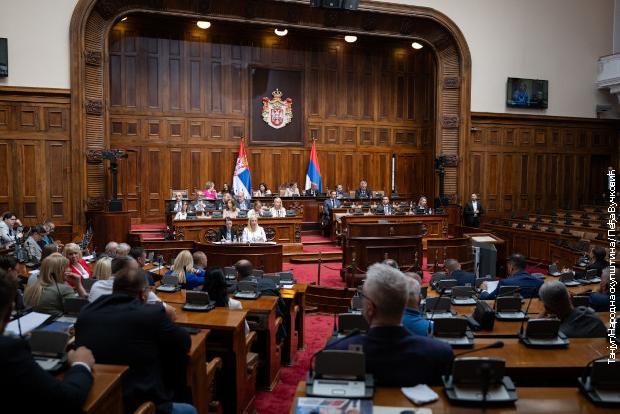 Скупштина Србије усвојила сет медијских закона