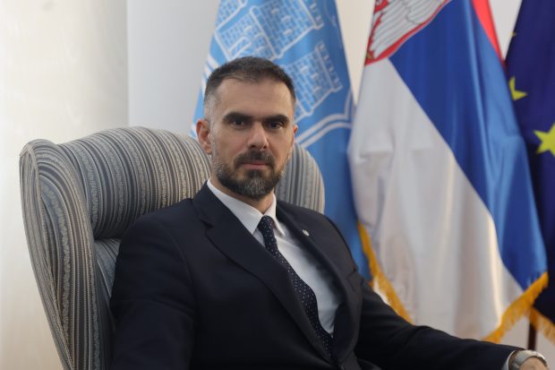 Мићин демантовао да је среда у Новом Саду нерадан дан: “Злонамерна измишљотина”