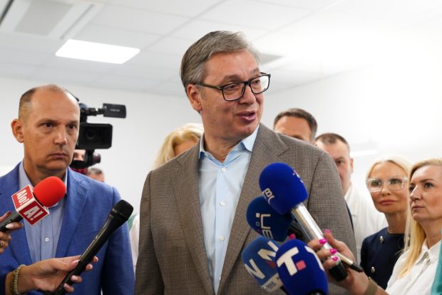 Вучић: Србија неће уводити санкције Русији, наставићемо са принципијелном политиком