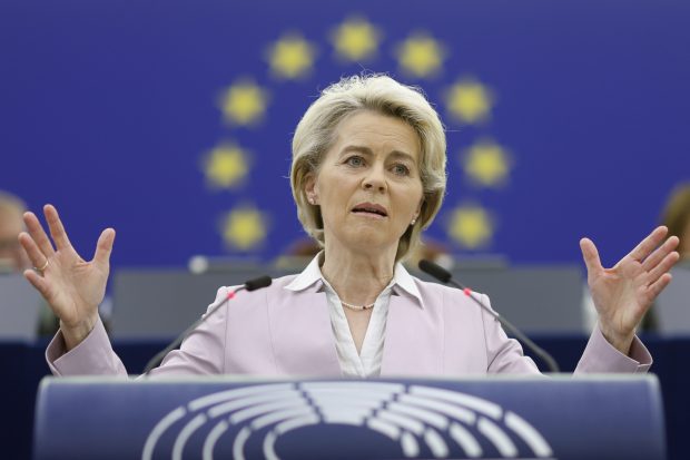 Фон дер Лајен поздравила потез Зеленског за јачање борбе против корупције