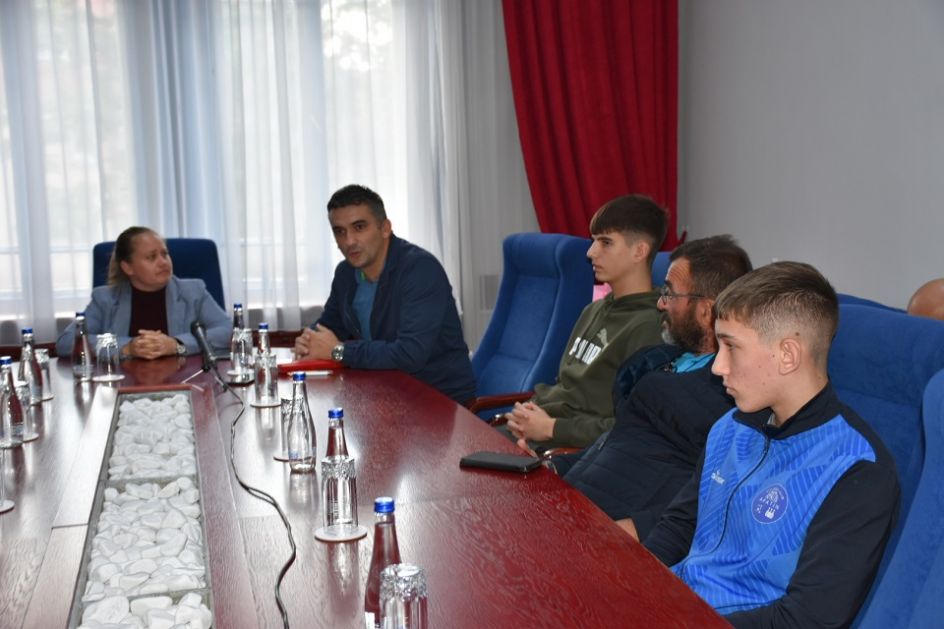АПАТИН ДОДЕЛИО СПОРТСКЕ СТИПЕНДИЈЕ НАЈПЕРСПЕКТИВНИЈИМ МЛАДИМ СПОРТИСТИМА