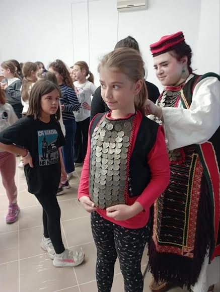 “ЦАРЗА” ПОСЕТИЛА ОСНОВНУ ШКОЛУ У АПАТИНУ