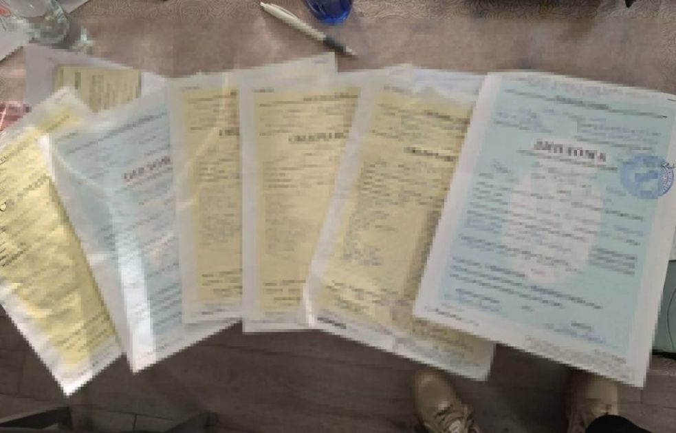 ХАПШЕЊЕ У СОМБОРУ ЗБОГ ФАЛСИФИКОВАЊА ДИПЛОМА