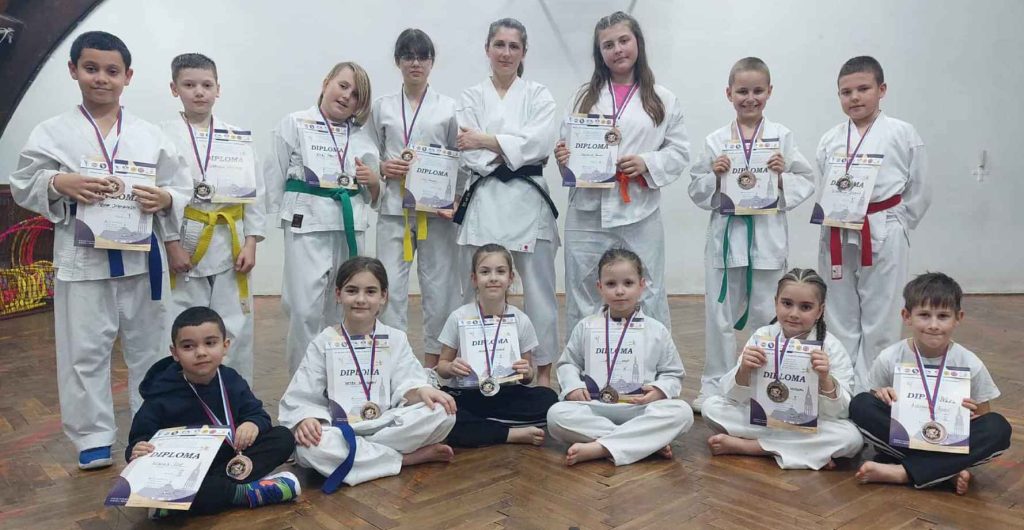 КАРАТИСТИ АПАТИНСКОГ “ПАРТИЗАНА” ОДЛИЧНИ У СУБОТИЦИ