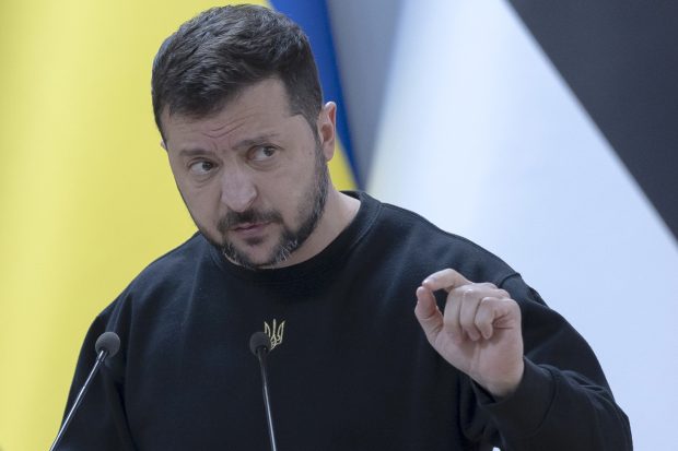 Зеленски: САД усмеравају пажњу на Блиски исток, успорени мировни преговори са Русијом