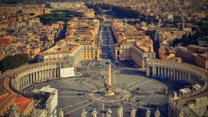 Италија: Католичка црква укинула забрану руковања на верским окупљањима
