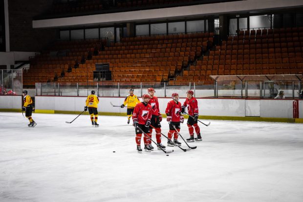 Станите на лед са хокејашима Војводине и доживите драму из првог лица (ФОТО/ВИДЕО)