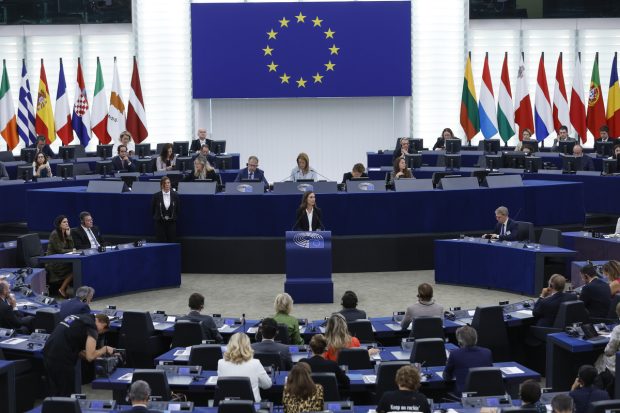 Резолуција ЕП: Србија да се усклади са спољном политиком ЕУ