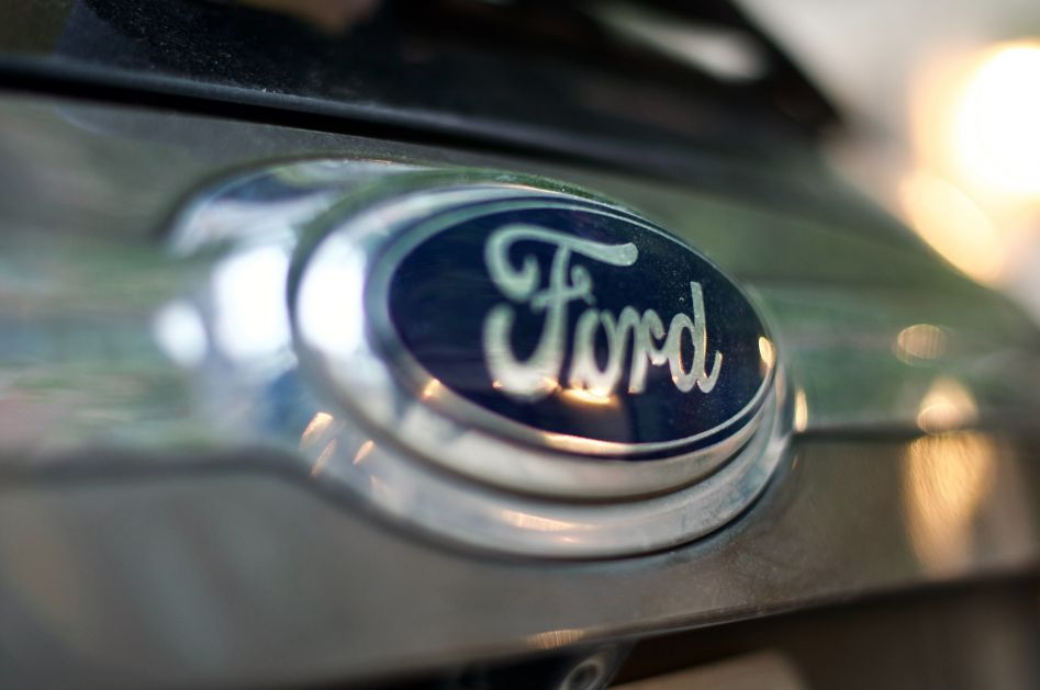 Форд смањује цену електричног Мустанга